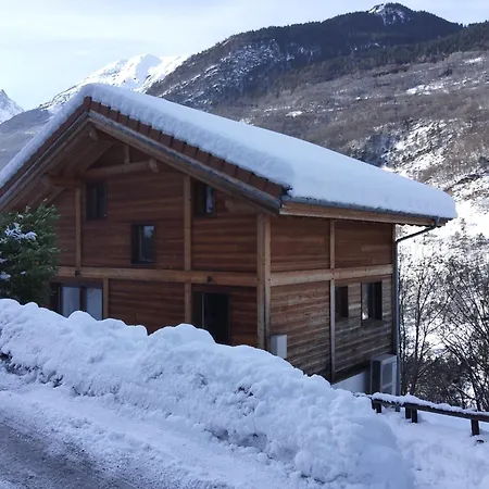 Votre Savoyard Avec Parking A La Telecabine Pour Skier Les 3 Vallees ! *